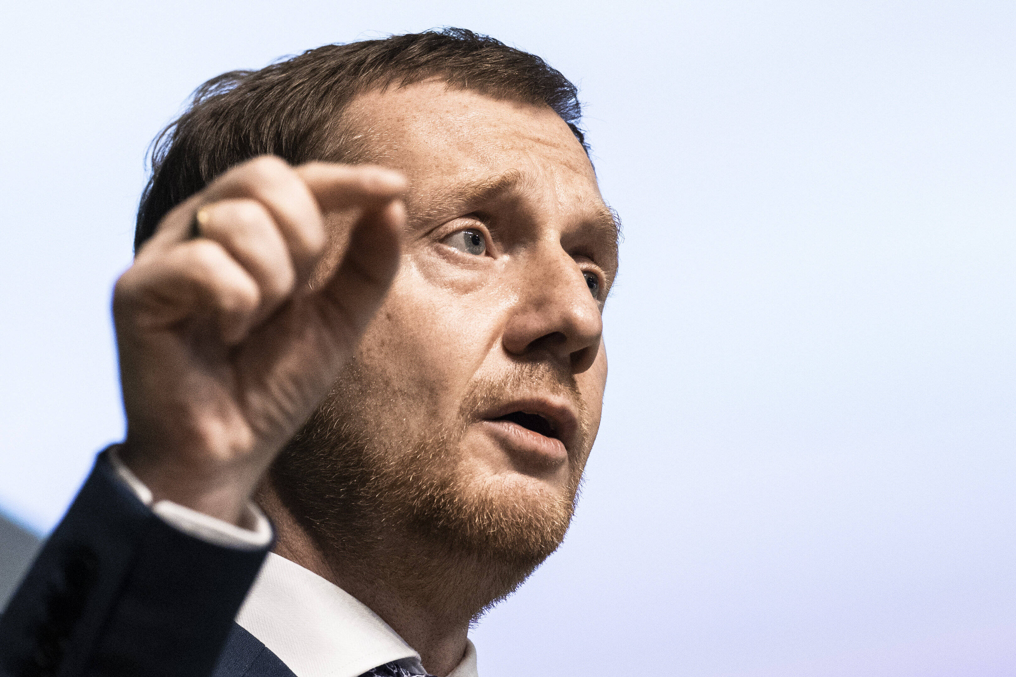 Unfassbar! Sächsischer MP Kretschmer will wieder bei Putin kaufen! Gas aus Russland und keine Waffen für die Ukraine!