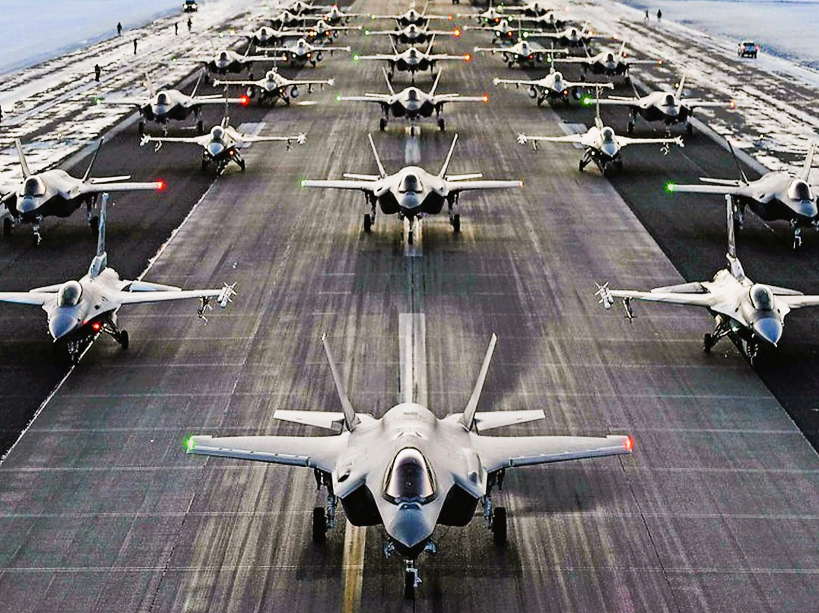 Die NATO lässt die Muskeln spielen! 14 Luftstreitkräfte, 150 Kampfflugzeuge - Mission Russland!