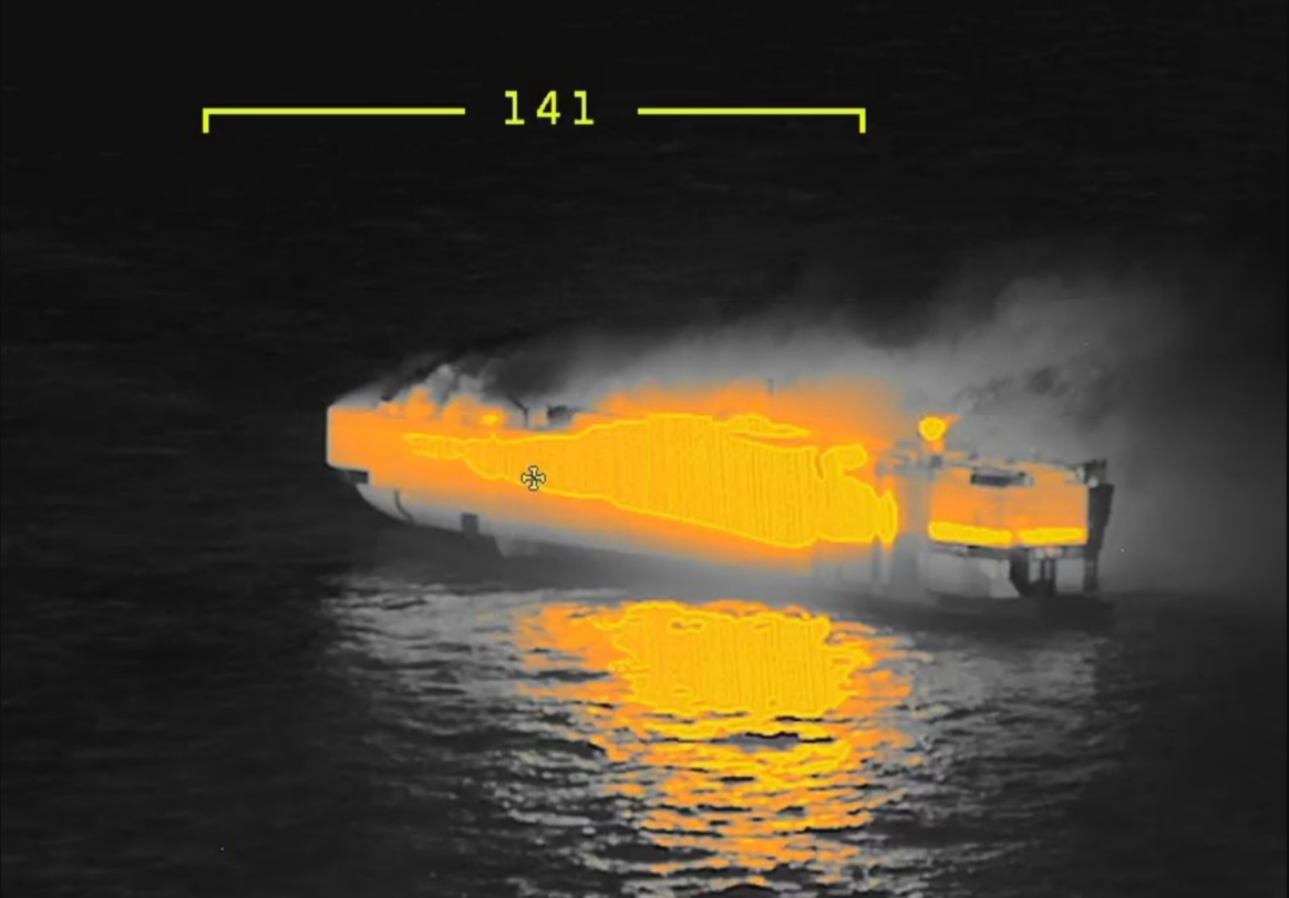 Putins Flotte brennt! Ukraine greift Krim-Flotte erneut an - mehrere Kriegsschiffe getroffen