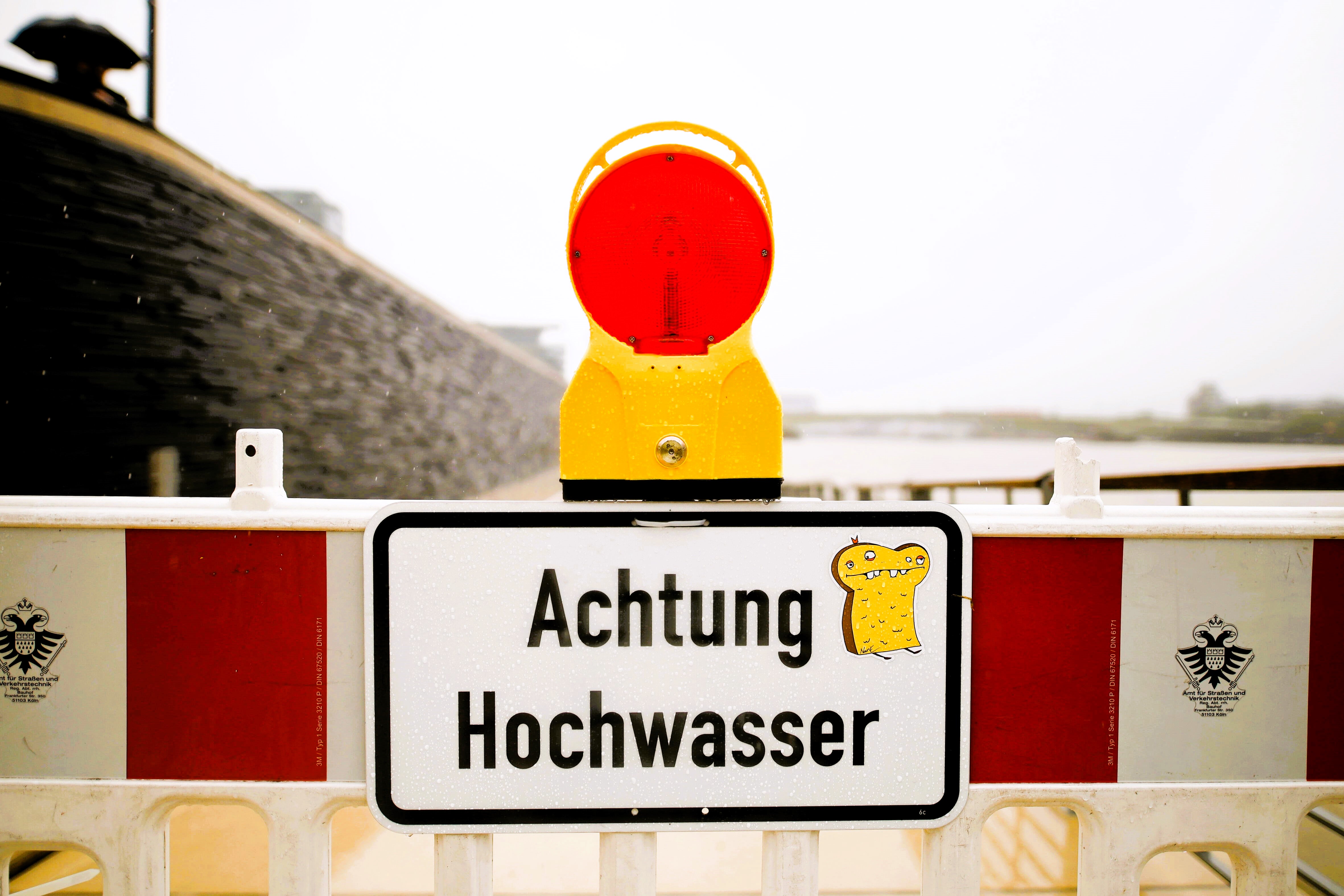 Erstes Todesopfer nach Flutkatastrophe im Saarland - Behörden melden traurigen Verlust!