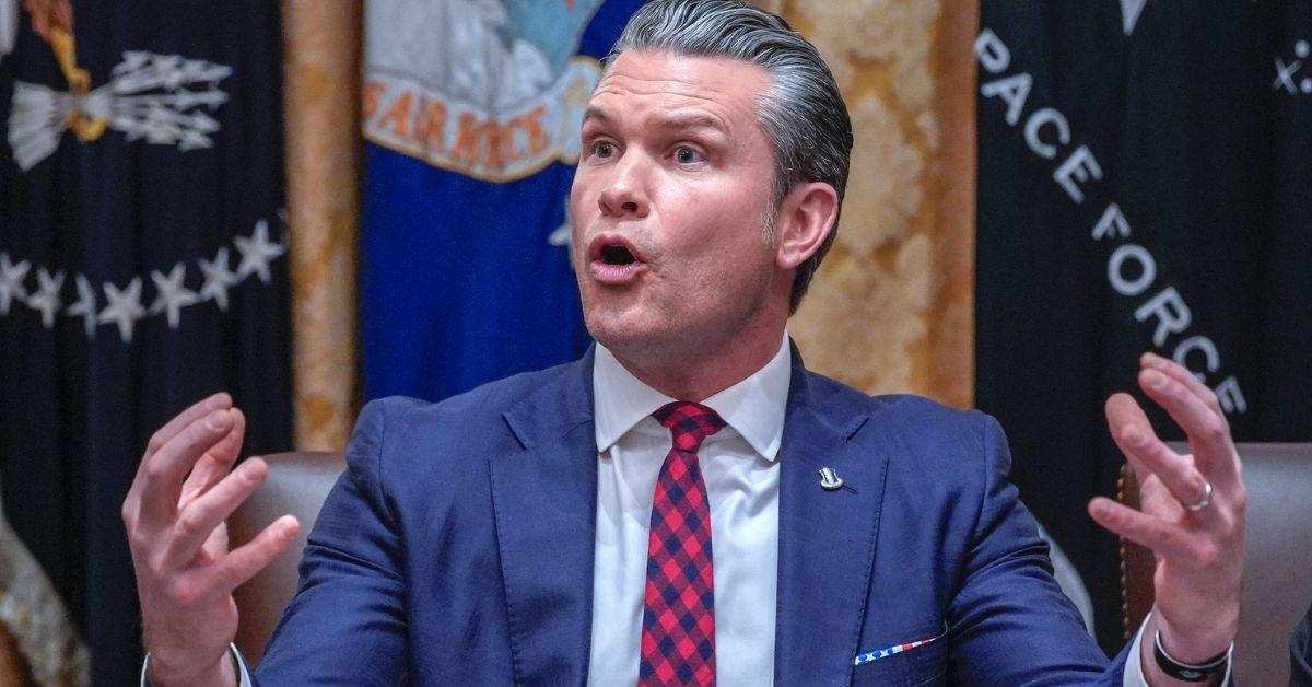 House Democrat Calls Pete Hegseth 'Embarrassing' After Chaotic Briefings — Photographers Booted