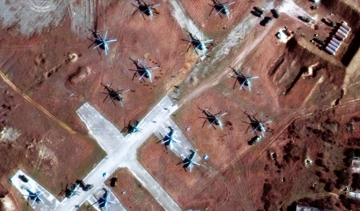 Sturm auf Kiew zum Jahrestag des Kriegsbeginns? Putin zieht riesige Verbände zusammen und hortet Munition!