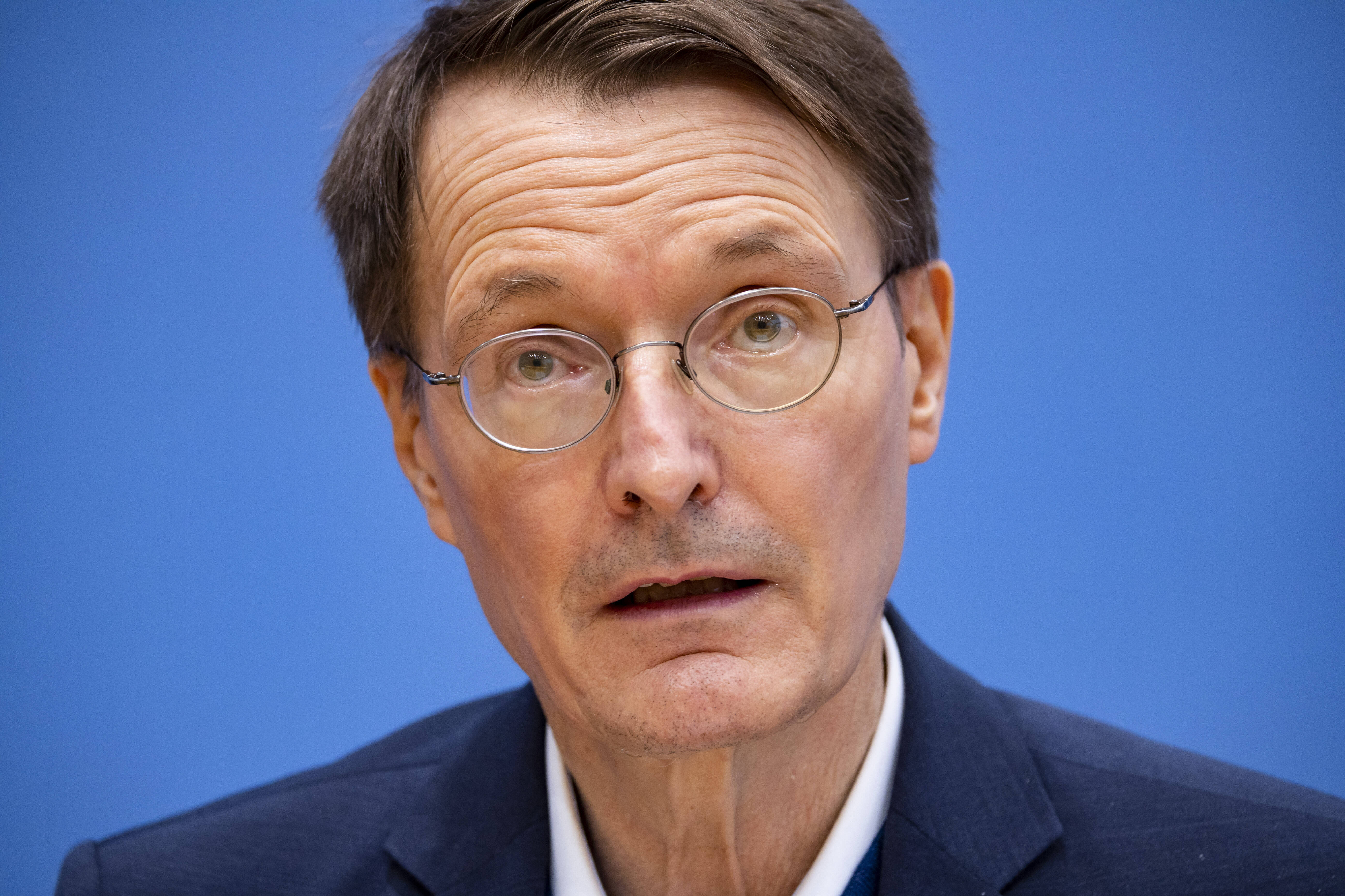 Rücktritt bei Lauterbach? Größte Krise seiner Amtszeit - Gesundheitsminister Lauterbach unter Druck