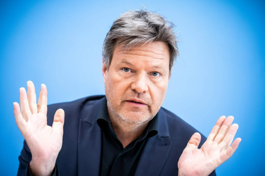 Bauern greifen Robert Habeck an! Vize-Kanzler flüchtet auf Fähre vor Bauern-Mob!