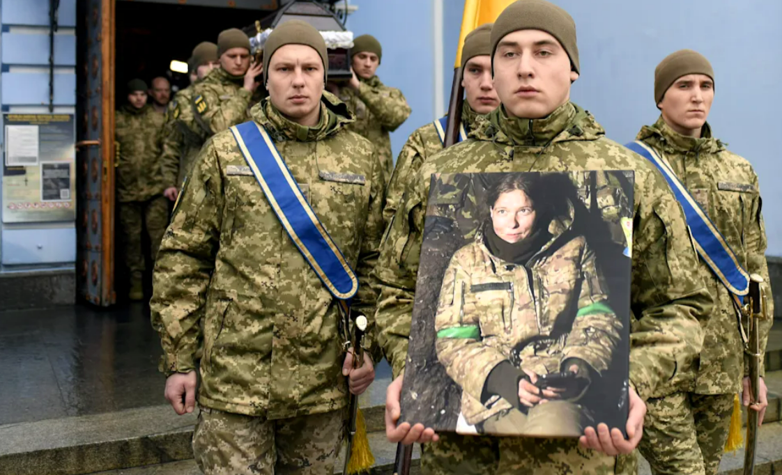 Deutsche Sanitäterin stirbt im Ukraine-Krieg! Sie wollte Leben retten, jetzt fand sie selbst den Tod!