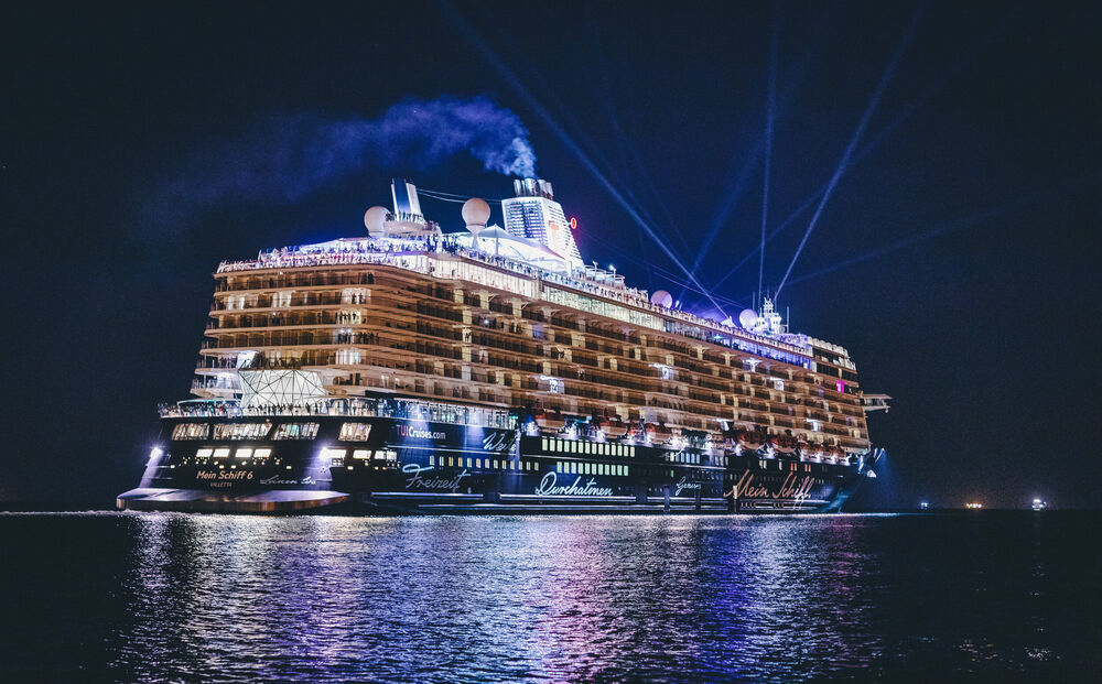 Kreuzfahrt wird zum Albtraum - Deutsches Ehepaar von herzloser Crew aus Kreuzfahrtschiff geworfen